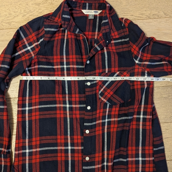 Old Navy classic plaid button down shirt - Picture 6 of 7
